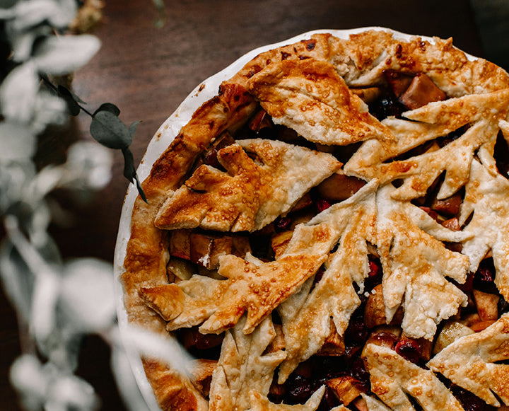 Beat the Holiday Bloat with These 5 Nutritionist Tips